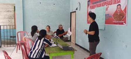 Photo from the focus group discussion and tutorial on the Enggano orthography guidelines, June 2025